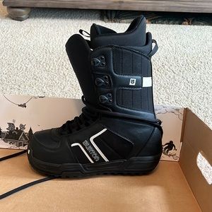 🌸BRAND NEW Burton Snowboard Shoes